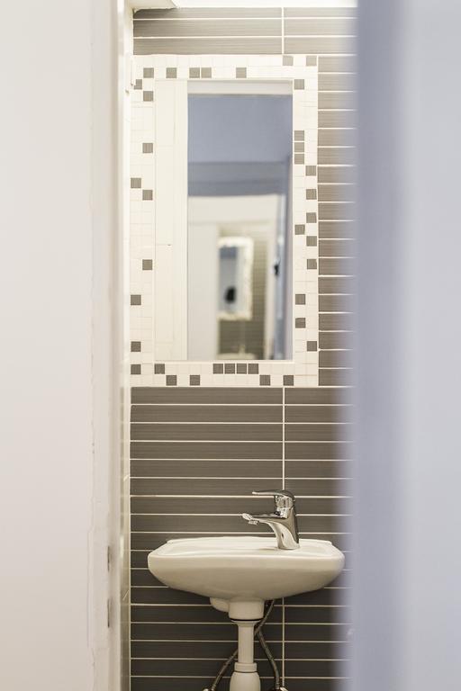 アパートメント レッド バイク ザグレブ 部屋 写真