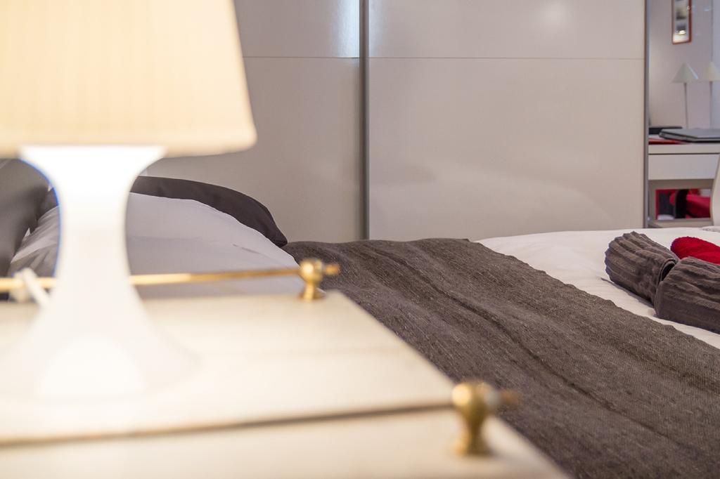 アパートメント レッド バイク ザグレブ 部屋 写真