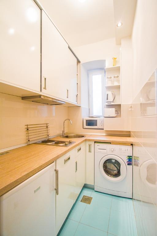 アパートメント レッド バイク ザグレブ 部屋 写真